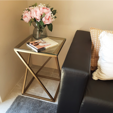 Load image into Gallery viewer, Savan Side Table
